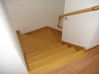 ブルーライト多喜のその他|階段（イメージ）