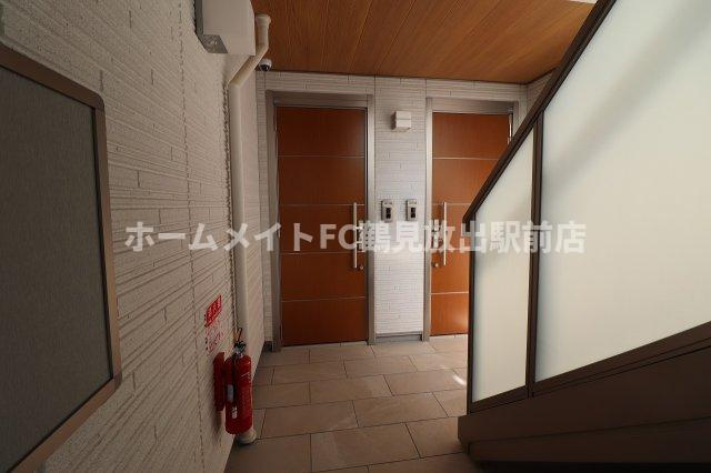 東大阪市稲田上町１丁目のハイツのロビー