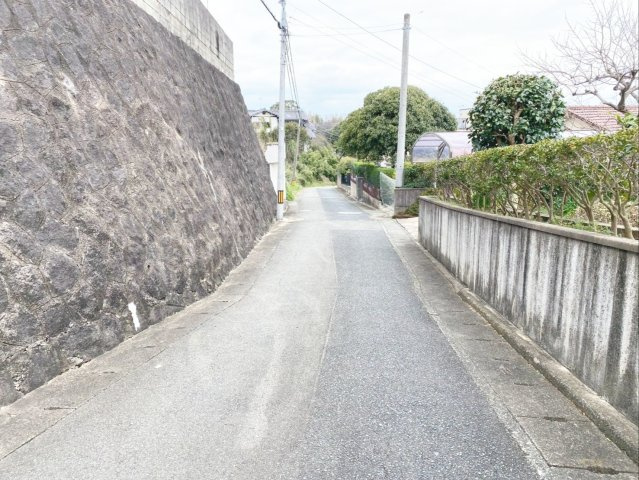 福岡市東区若宮一丁目　土地の前面道路含む現地写真|前面道路の幅員は約3.4ｍ～約4.15ｍです！