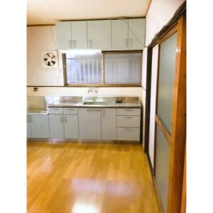 内田東町借家のキッチン