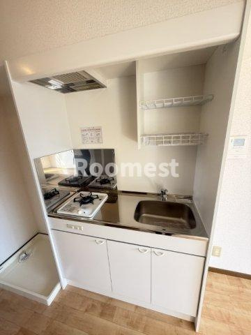 エステートピア香呂Ⅱのキッチン|コンパクトなキッチンで掃除もラクラク