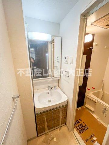 フォーリアライズ大正ノーブルの独立洗面台