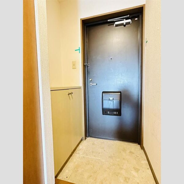 サクラメント今宿の玄関