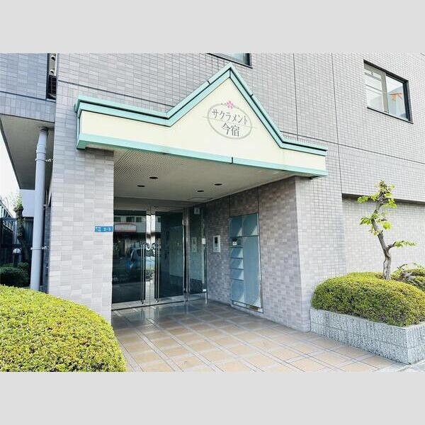 サクラメント今宿のエントランス