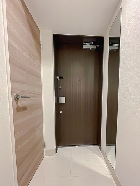 ロイジェントパークス押上錦糸町の玄関|※写真は同タイプ住戸です。