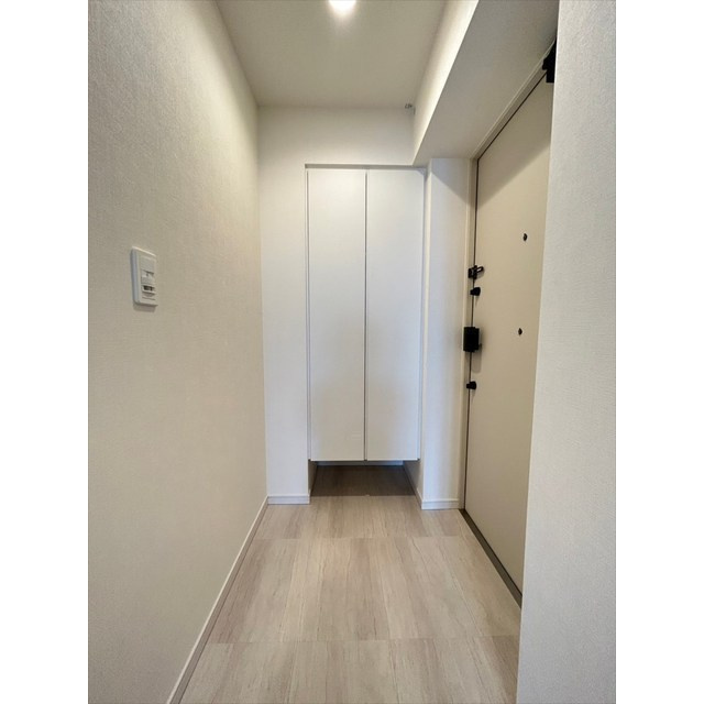 コスモグラシア両国レジデンスの玄関|ゆったりとした玄関です