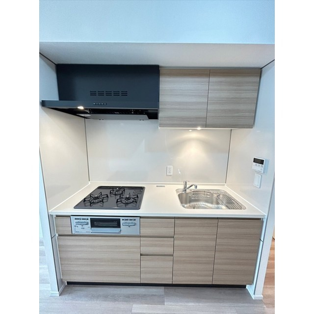 コスモグラシア両国レジデンスのキッチン|コンパクトなキッチンで掃除もラクラク