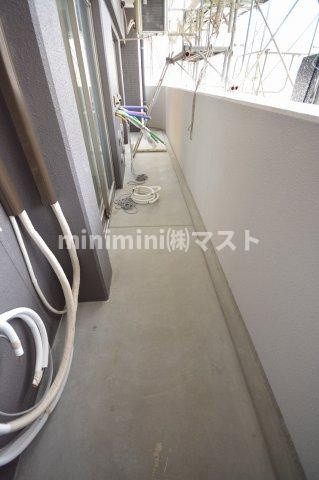 セレニテフラン野田阪神駅前のバルコニー|階数・号室によって室内カラーバリエーション異なります。
