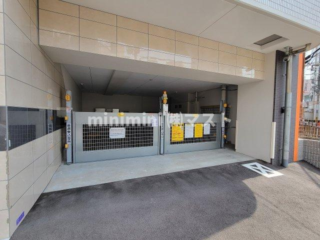 セレニテフラン野田阪神駅前の駐車場