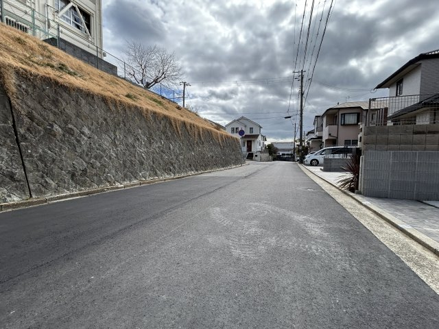 【前面道路含む現地写真】の画像