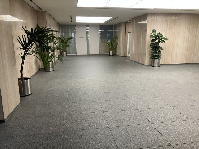 祐真ビル本館のロビー|落ち着いたロビーです