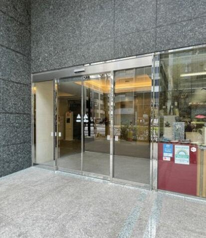 楠本第２ビルのエントランス