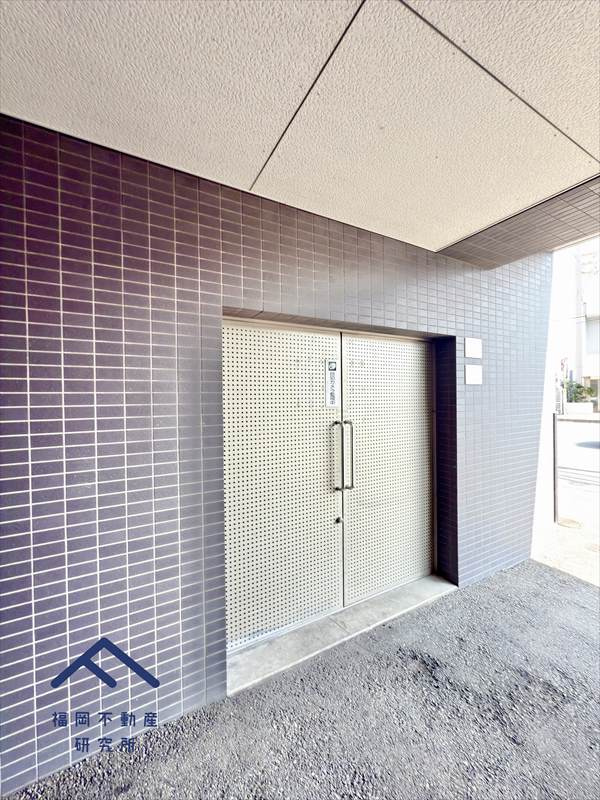 エステムプラザ博多駅南のその他共用部分|ゴミ置き場は屋根付きでキレイに管理されておりました