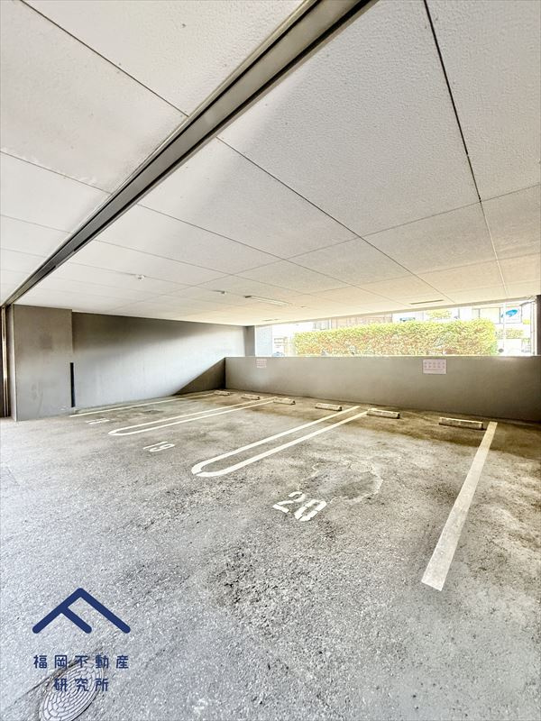 エステムプラザ博多駅南の駐車場