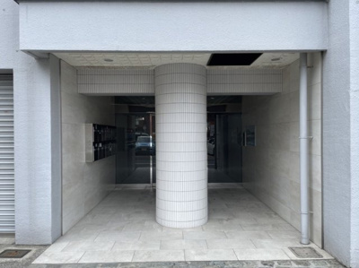 【エントランス】 | アクシア下山手通