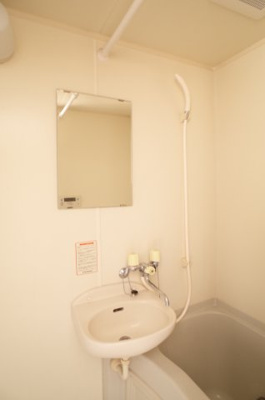 【洗面所】 | ヒルズ・オキマンション | 朝の身支度にと～っても便利な洗面台付きです☆※イメージ画像