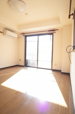 【居間・リビング】 | ヒルズ・オキマンション | 日当りバッチリ明るいお部屋です☆※イメージ画像
