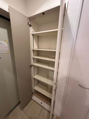 【玄関】 | レスペランス | シューズボックス付きで玄関すっきり片付きます！お客様もスムーズにお出迎えできますね♪