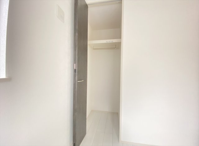 【収納】 | 志木市柏町6丁目　新築一戸建住宅　全1棟　(志木本店) | ハンガーパイプ付のクローゼット