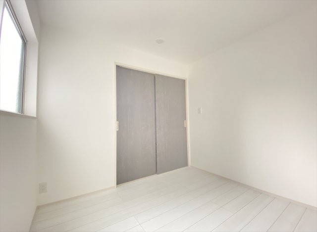 【洋室】 | 志木市柏町6丁目　新築一戸建住宅　全1棟　(志木本店) | 2階洋室は客間としてもご活用いただけます。