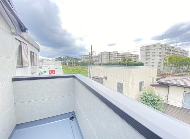 【バルコニー】 | 志木市柏町6丁目　新築一戸建住宅　全1棟　(志木本店) | 南西側バルコニー