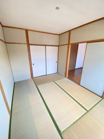 きはらハイツⅡの和室|和室ならではの温かな和の空間で寛ぎの時間を過ごせます
