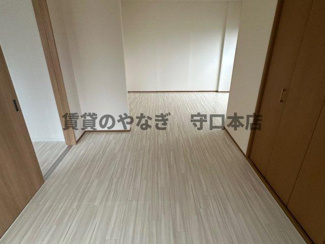【居間・リビング】 | コムズスクエア守口本町B | エステ利用、事務所使用等お気軽にご相談くださいませ♪