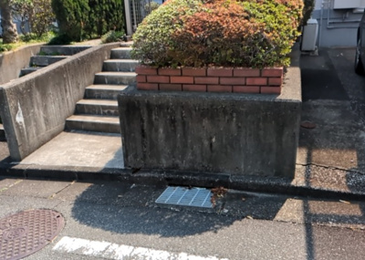 【設備】 | テラスハウスＡ松が谷 | 共有部分は、住民なら誰もが使える設備のこと。例えば駐車場やエレベーター、インターネット設備、セキュリティ設備などがあります。他にも、マンションの廊下・外部階段やエントランス・ゴミ置き場などがあります。