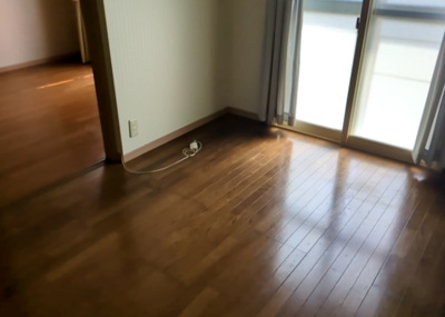 【ダイニング】 | テラスハウスＡ松が谷 | ダイニングは、食事や家族の団らんスペースとしてだけではなく、ほかの用途としても使用することができます。ダイニングテーブルを置き、食事のためのスペースを作ることでリビングとの差別化を図ることができます。