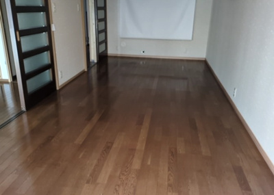 【居間・リビング】 | テラスハウスＡ松が谷 | リビングの間取りの種類は大きくわけてリビングとダイニングが別になっているタイプ、リビングダイニング一体型です。どちらも一長一短ですので、家を選ぶ時はその両面をチェックして決めるようにしましょう。