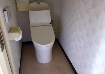 【トイレ】 | テラスハウスＡ松が谷 | トイレは大きさや形、機能、抗菌性などが異なる多種多彩なタイプが各メーカーから出ています。それぞれに良さがあるため、事前にどういったタイプのトイレがいいのかをご家庭内で決めて、内見に行くといいでしょう。