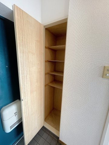 ※同建物ほかのお部屋の写真です。