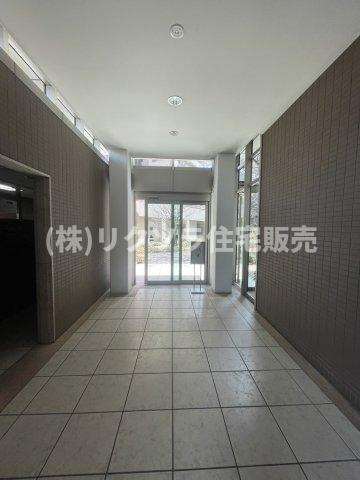 京阪東ローズタウン・ファインガーデンあゆみヶ丘A棟のエントランス|エントランス内部
■物件内覧・資金計画相談・住宅ローン相談、リフォーム相談、お問合せ受付中■
※当日・翌日のご内覧、ご相談はお電話でのお問合せがスムーズです！