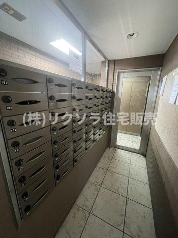 京阪東ローズタウン・ファインガーデンあゆみヶ丘A棟の設備|集合ポスト
■物件内覧・資金計画相談・住宅ローン相談、リフォーム相談、お問合せ受付中■
※当日・翌日のご内覧、ご相談はお電話でのお問合せがスムーズです！