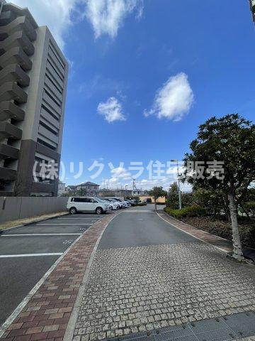 京阪東ローズタウン・ファインガーデンあゆみヶ丘A棟の駐車場|■物件内覧・資金計画相談・住宅ローン相談、リフォーム相談、お問合せ受付中■
※当日・翌日のご内覧、ご相談はお電話でのお問合せがスムーズです！