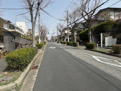 【前面道路含む現地写真】 | 広陵町６丁目　売地