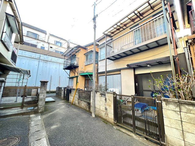 柏井町　収益テラスハウスの外観