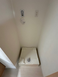 【展望】 | ※参考写真※洗面所内、シャンプードレッサー横にある室内洗濯機置き場です♪室内に置けるので洗濯機が傷みにくい☆