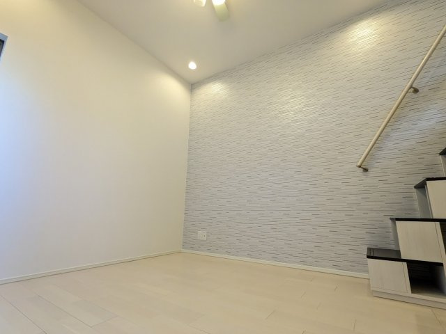 ダフォディルの洋室