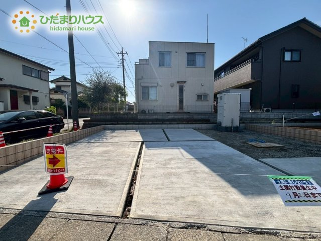 行田市持田　新築一戸建て　リーブルガーデン　01の駐車場|駐車3台可能！
お友達が来ても安心ですね♪