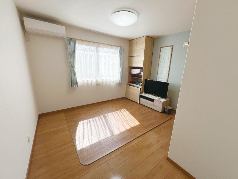 高知市若松町　中古戸建ての洋室