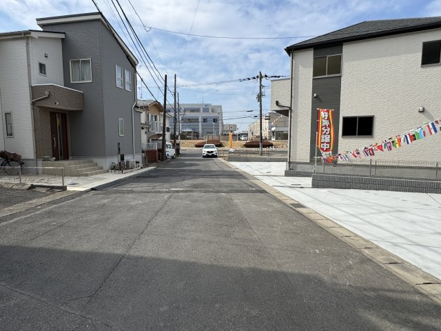 松戸市栗山新築戸建（栗山Ⅳ）の駐車場|南側前面道路・幅員5.5～8.4ｍ
