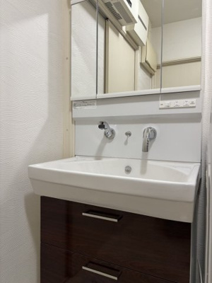 【洗面所】 | 鳥取市西品治中古戸建 | 新品に交換しました