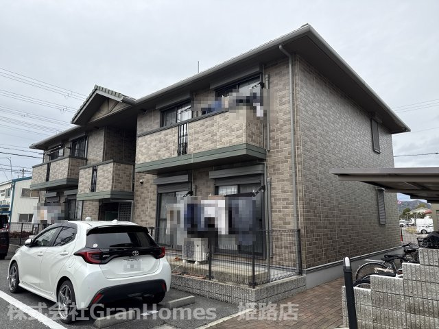 ロイヤルグレース花田Aの外観