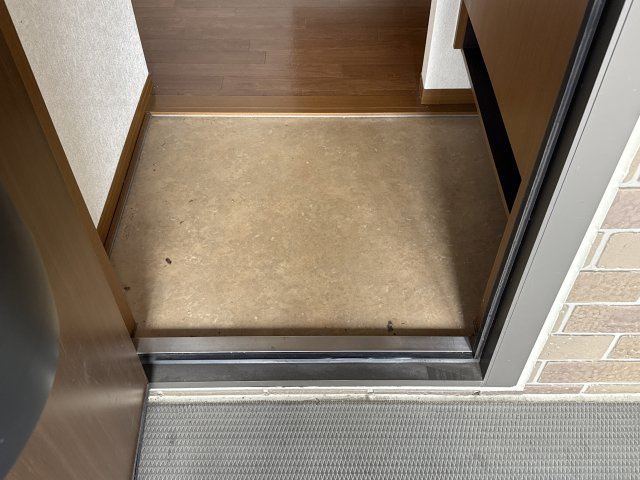 ロイヤルグレース花田Aの玄関