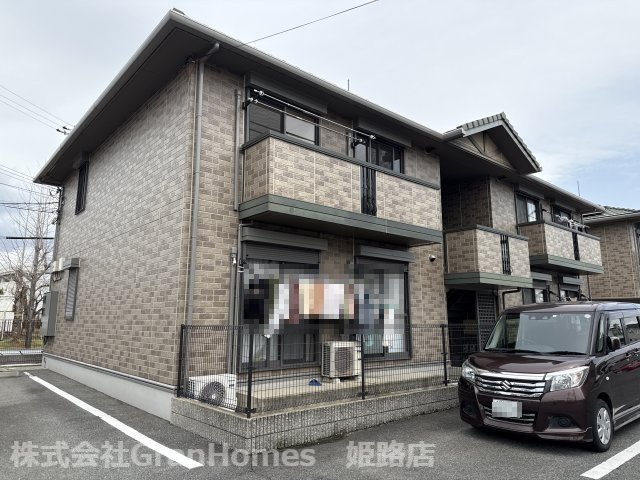 ロイヤルグレース花田Aの外観