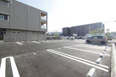 【駐車場】 | シャーメゾン　オーク | 駐車スペースもあります