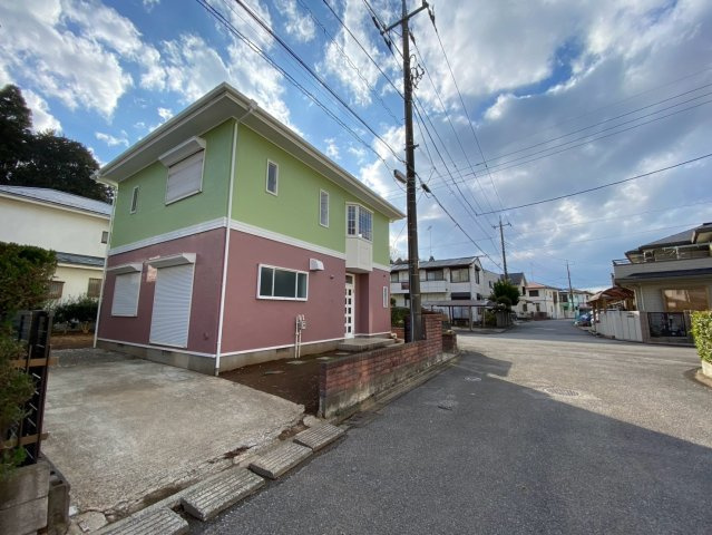 根木名　中古戸建の前面道路含む現地写真