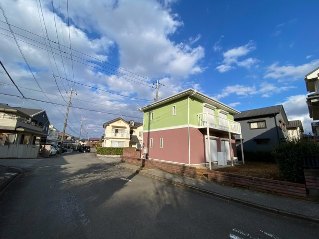 根木名　中古戸建の前面道路含む現地写真