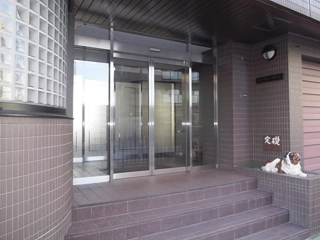 グレースビュウ国府台のエントランス